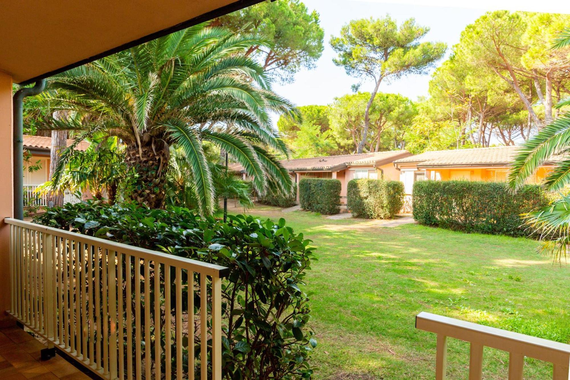 Gitavillage Argentario Albinia Exterior foto The garden of the villa