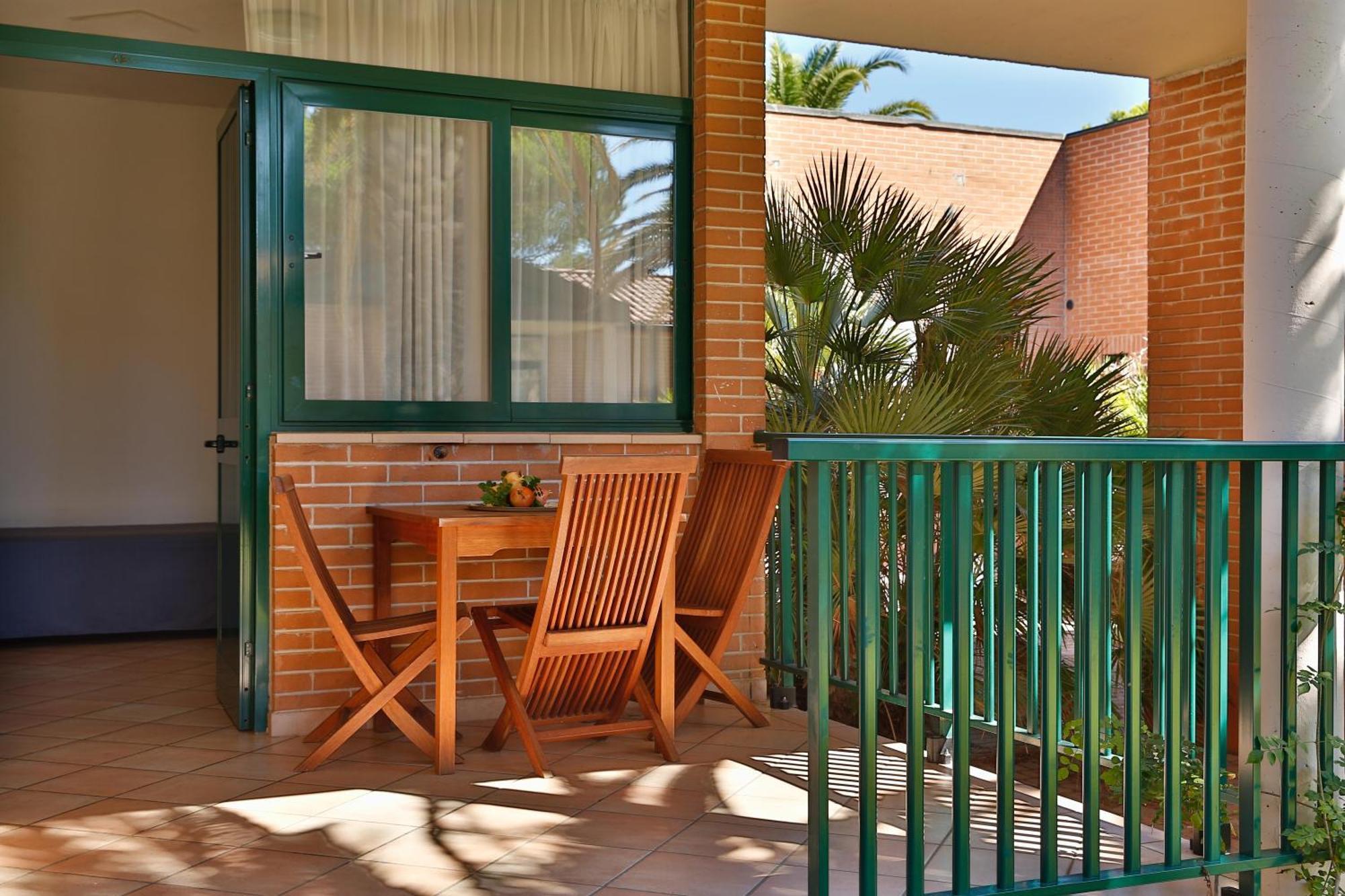 Gitavillage Argentario Albinia Exterior foto A balcony