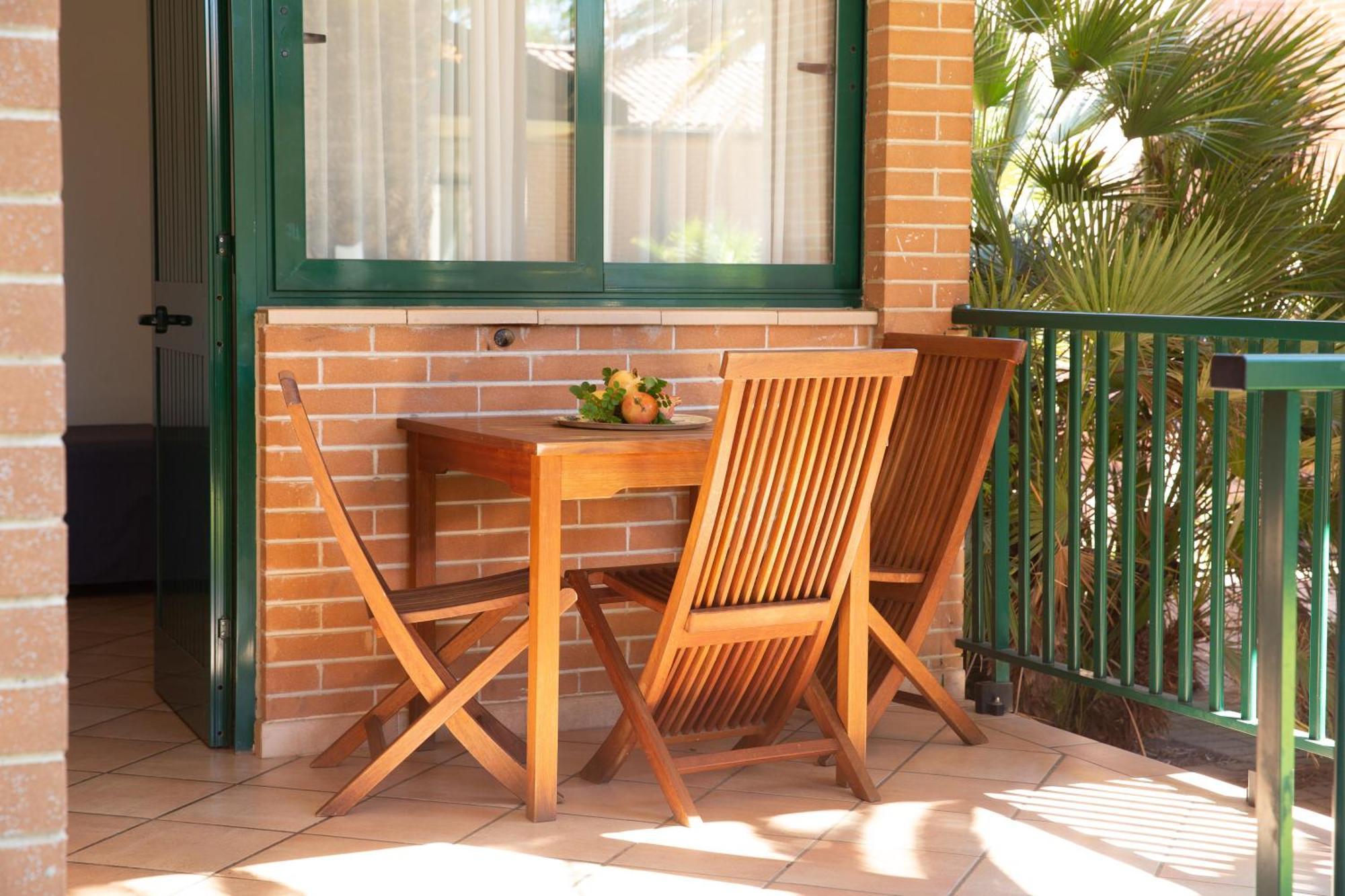 Gitavillage Argentario Albinia Exterior foto A balcony