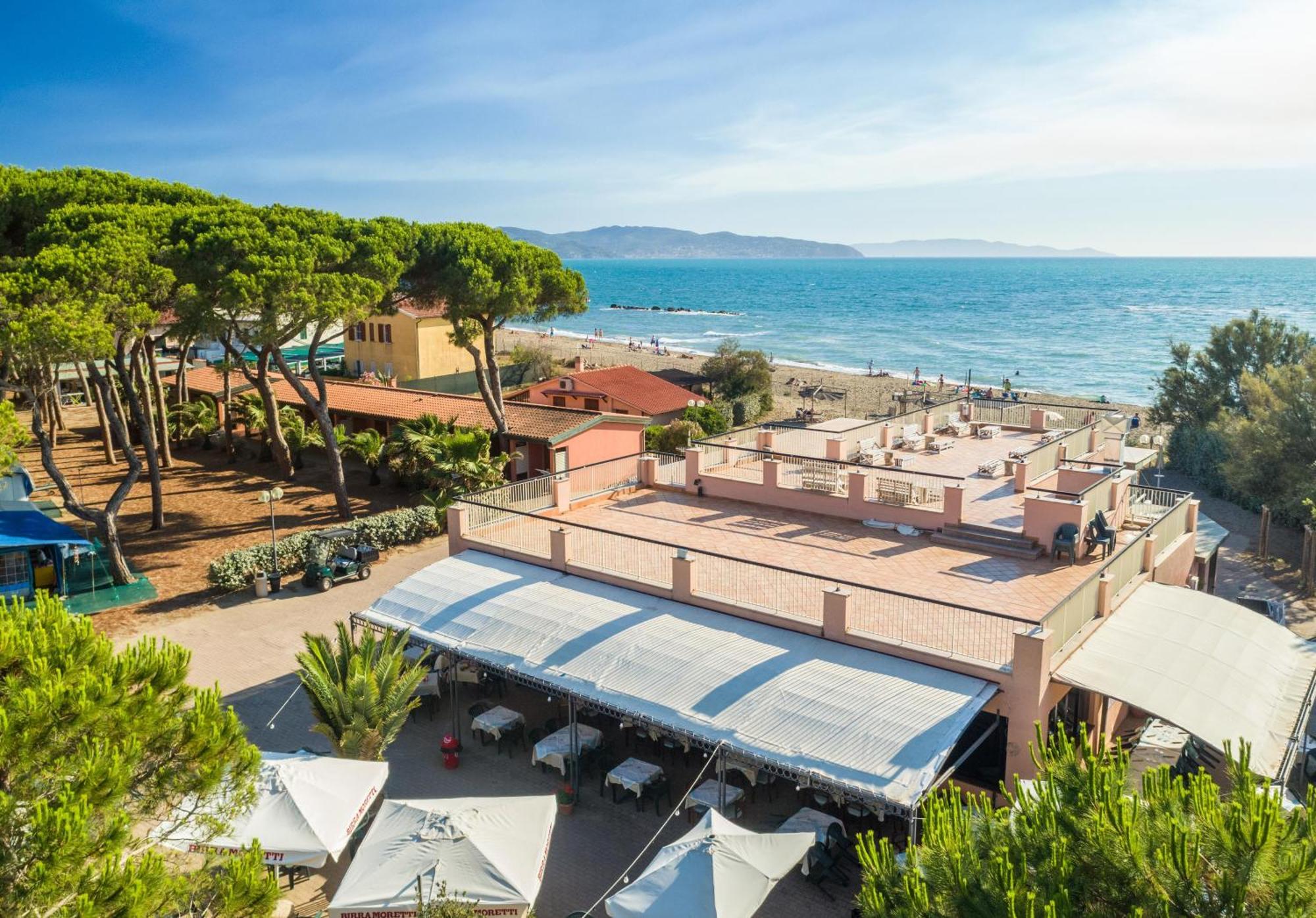 Gitavillage Argentario Albinia Exterior foto The beach of San Menaio