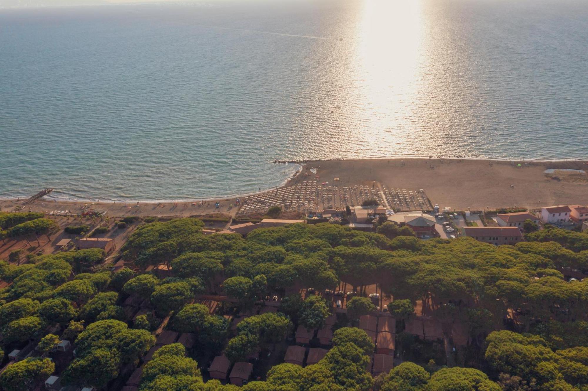 Gitavillage Argentario Albinia Exterior foto The beach of Portals Nous