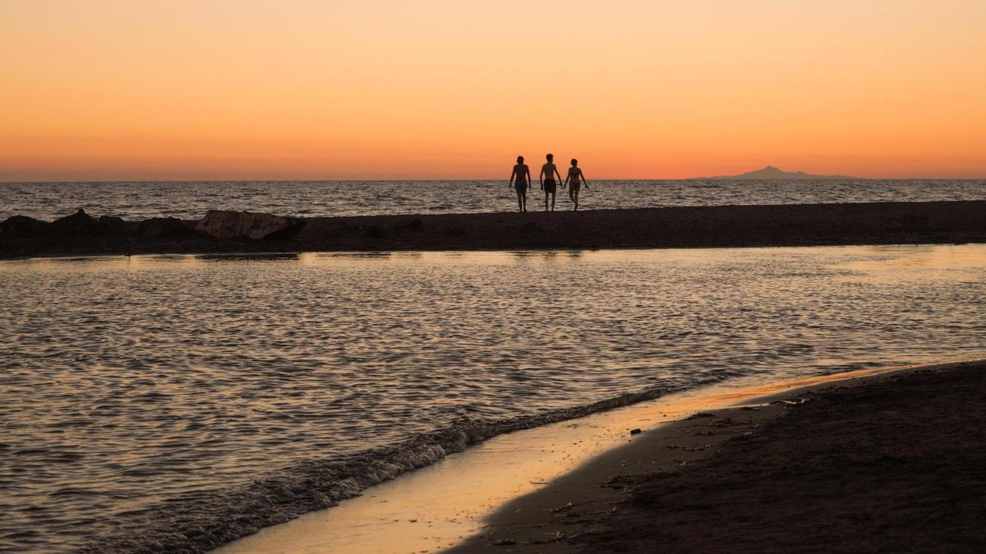 Gitavillage Argentario Albinia Exterior foto Sunset at the beach